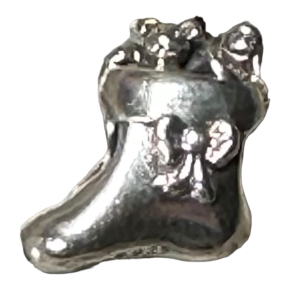 PANDORA Santa's Stocking Charm 791038 - Picture 3 of 3